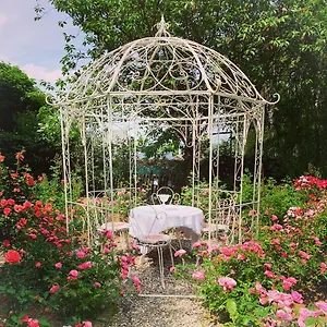 isabelles-rosegarden.luxembourghotelsguide.com/